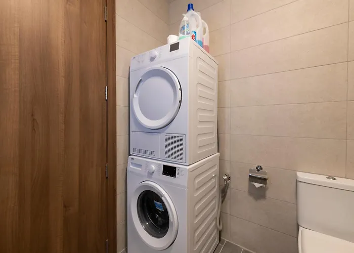 Apartament Staymela - *